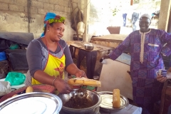 Das beste Frühstück und den besten Kaffee gibt´s am Strand von Dakar gleich neben dem CVD