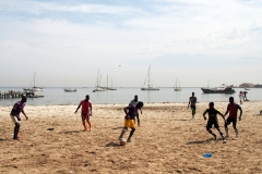 Der Ankerplatz von Dakar auf der Südseite der Halbinsel