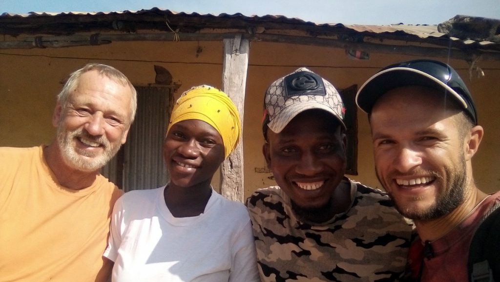 Mit guten Freunden in Gambia
