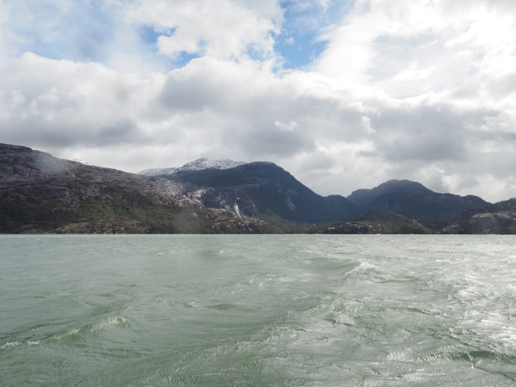 Raue Landschaft südlich des Golf von Penas