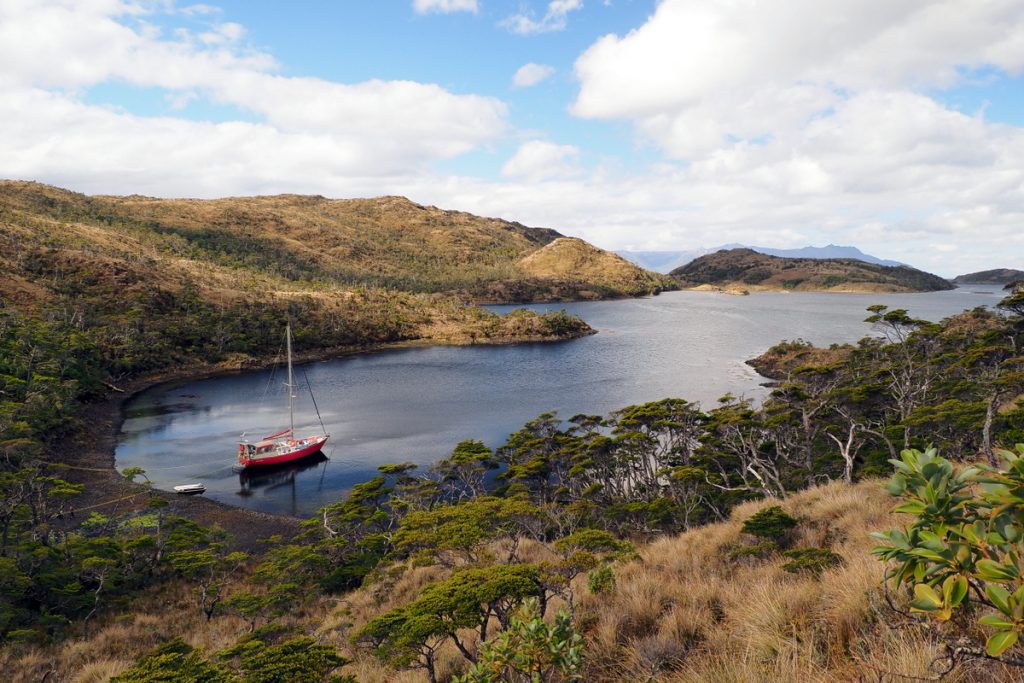 Die ARACANGA in der Caleta Hidden, Magellanstraße